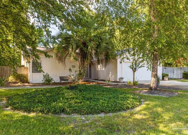 Property at 6748 Liberty St, Navarre, FL 32566, 3 beds, 2 baths