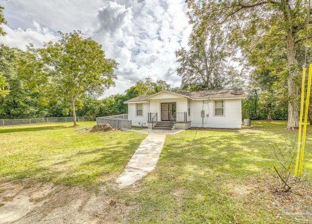 Property at 23 Williams Ditch Rd, Cantonment, FL 32533, 1 bed, 1.5 baths