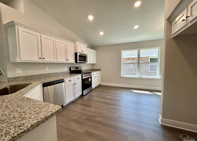 Property at 12115 Emerald Heights Ln Unit 8B, Pensacola, FL 32506, 4 beds, 2 baths