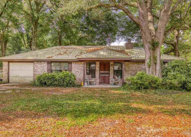 Property at 921 Candlestick Dr, Pensacola, FL 32514, 3 beds, 2 baths