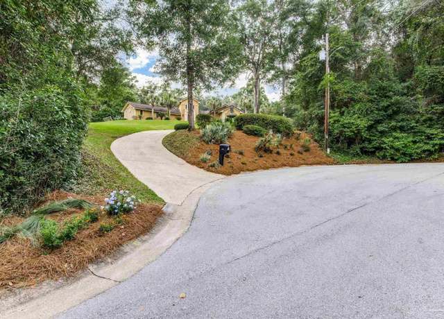 Property at 4965 Castayls Rd, Pensacola, FL 32504, 3 beds, 3.5 baths