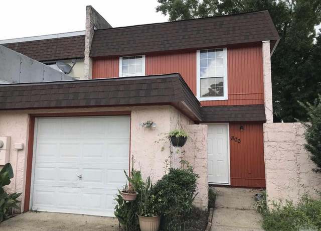 Property at 800 Esconditas Pl, Pensacola, FL 32506, 3 beds, 2.5 baths