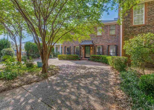 Property at 624 Bayshore Dr, Pensacola, FL 32507, 4 beds, 3 baths