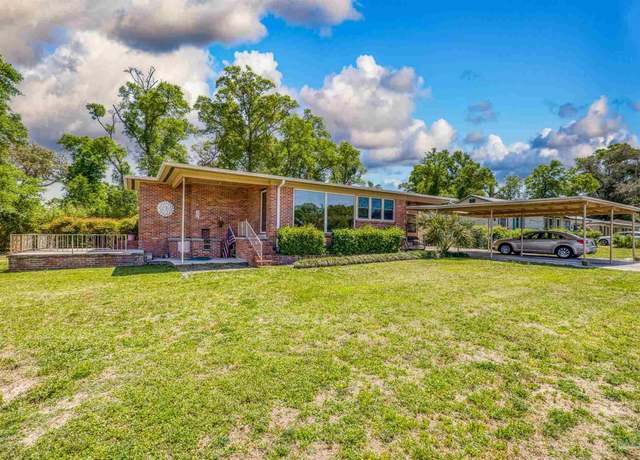 Property at 3545 Bayou Dr, Pensacola, FL 32505, 3 beds, 2 baths