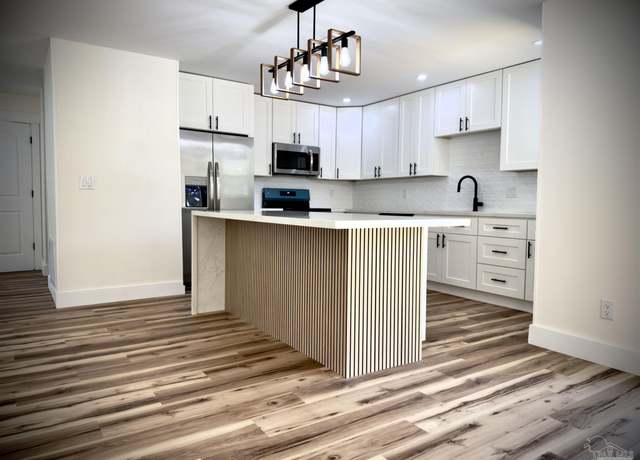 Property at 1505 Bay Woods Rd, Gulf Breeze, FL 32563, 4 beds, 2 baths