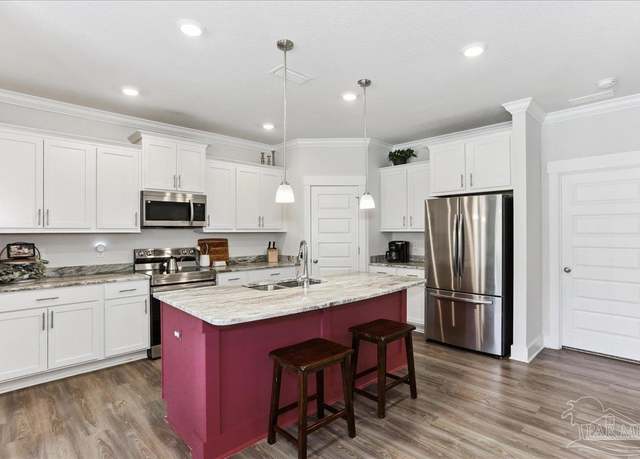 Property at 7068 Whitetail Run Dr, Pensacola, FL 32526, 4 beds, 2 baths