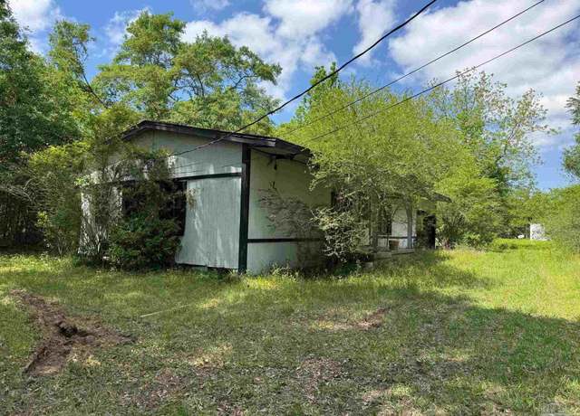 Property at 100 Booker Ln, Cantonment, FL 32533, 3 beds, 1 bath
