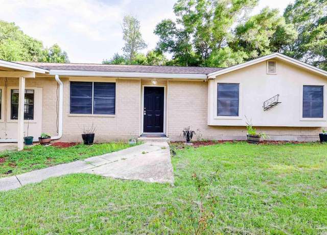 Property at 203 Overlook Dr, Pensacola, FL 32503, 3 beds, 1.5 baths