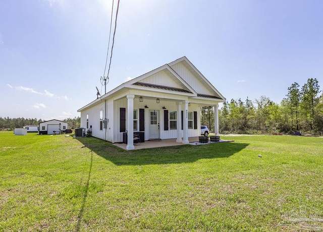 Property at 8032 Munson Hwy, Milton, FL 32570, 3 beds, 2 baths