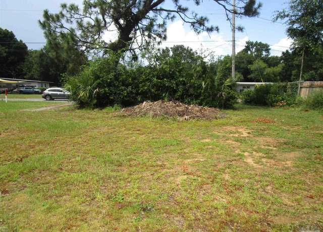 Property at 711 Woodland Dr, Pensacola, FL 32503