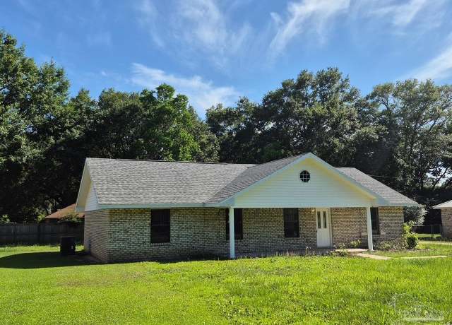 Property at 5757 Melrose Dr, Milton, FL 32570, 3 beds, 2 baths