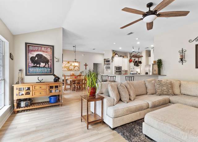Property at 9539 Lorikeet Ln, Pensacola, FL 32507, 4 beds, 2 baths
