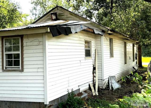 Property at 1920 N S St, Pensacola, FL 32505, 2 beds, 2 baths