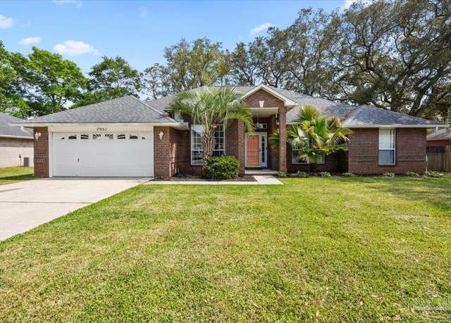 Property at 7951 Amethyst Dr, Pensacola, FL 32506, 4 beds, 3 baths