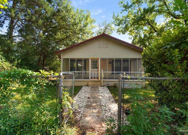 Property at 597 S Wilson St, Crestview, FL 32536, 3 beds, 2 baths