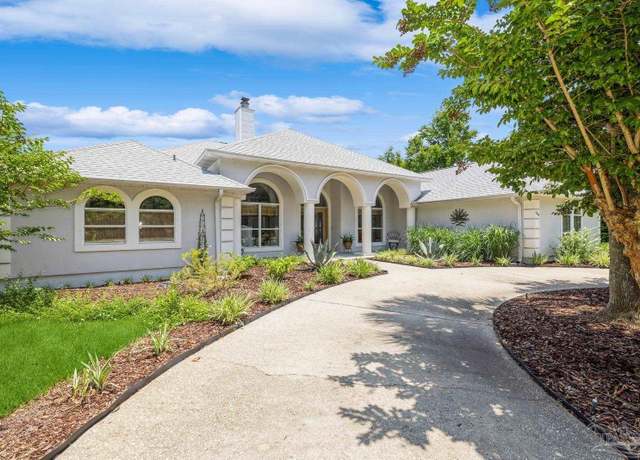 Property at 2808 Pga Blvd, Navarre, FL 32566, 3 beds, 2.5 baths