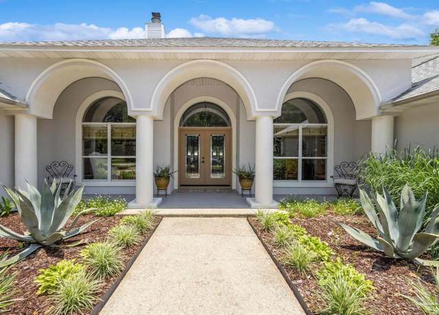 Property at 2808 Pga Blvd, Navarre, FL 32566, 3 beds, 2.5 baths