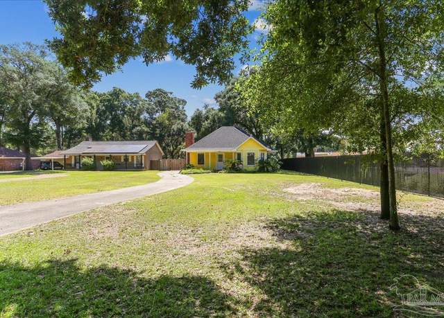 Property at 9440 Hummingbird Blvd, Pensacola, FL 32514, 3 beds, 2 baths