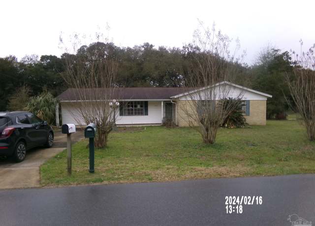 Property at 5417 Chipper Ln, Pace, FL 32571, 4 beds, 2 baths