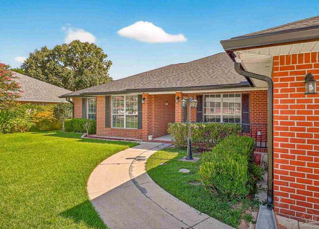 Property at 7041 Woodside Rd, Pensacola, FL 32526, 4 beds, 2 baths