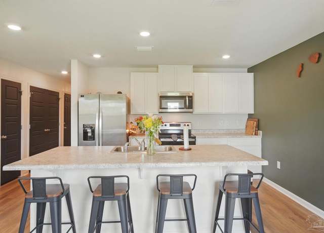 Property at 6077 Secretariat Way, Pensacola, FL 32526, 3 beds, 2 baths