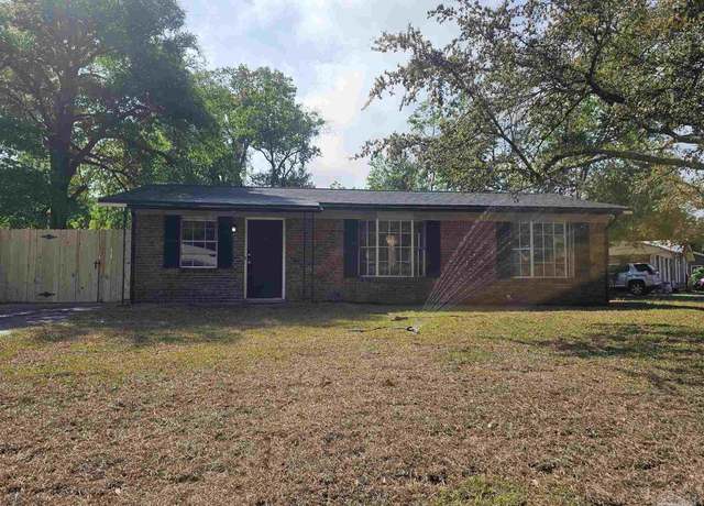 Property at 3020 English Oak Cir, Pensacola, FL 32526, 3 beds, 1.5 baths