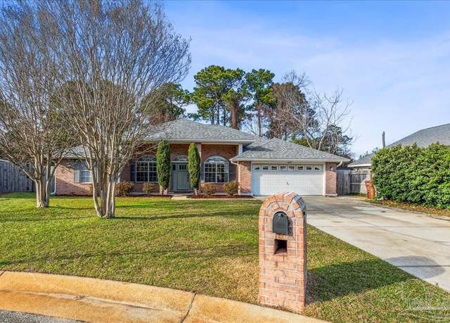 Property at 1277 Grand Ridge Cir, Gulf Breeze, FL 32563, 4 beds, 2 baths