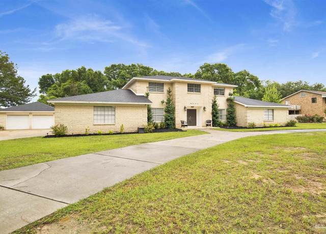 Property at 9852 Hillview Dr, Pensacola, FL 32514, 4 beds, 3 baths