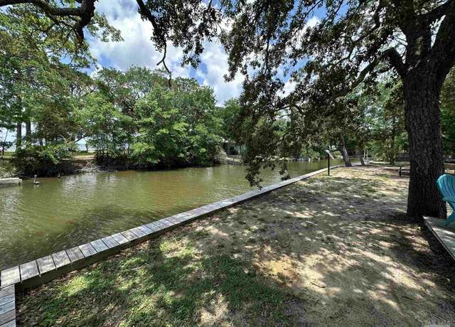 Property at 301 Katie St, Milton, FL 32583