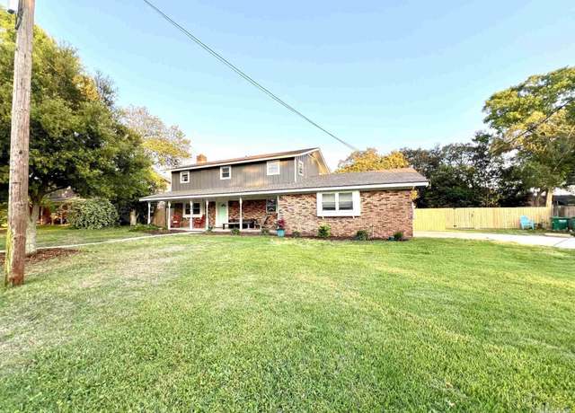 Property at 205 Palmetto Rd, Gulf Breeze, FL 32561, 4 beds, 2.5 baths