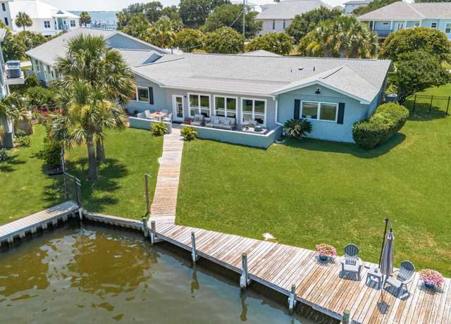 Property at 1050 Edgewater Ln, Gulf Breeze, FL 32563, 4 beds, 4 baths