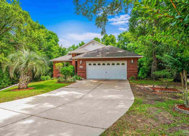 Property at 4610 Peacock Dr, Pensacola, FL 32504, 4 beds, 3 baths