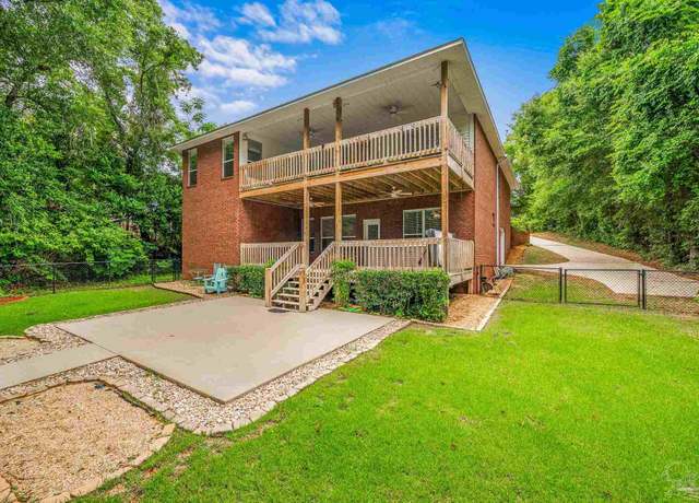 Property at 4610 Peacock Dr, Pensacola, FL 32504, 4 beds, 3 baths