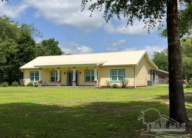 Property at 5434 Lilac Ave, Milton, FL 32570, 2 beds, 2.5 baths