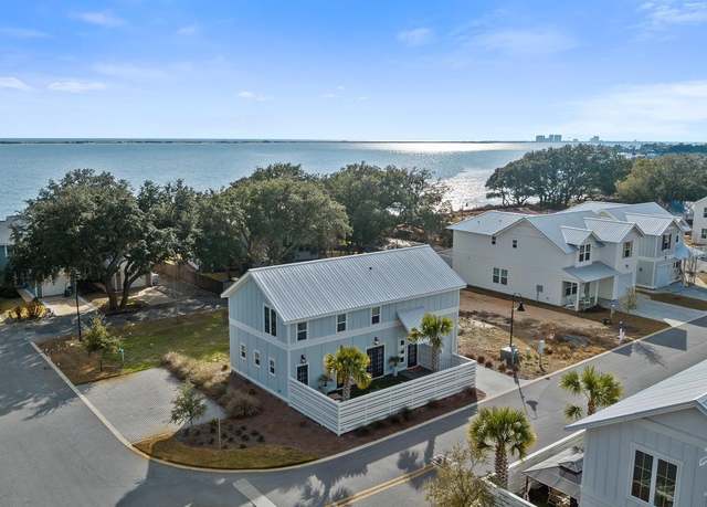 Property at 9643 Indian Stone Ct, Navarre, FL 32566, 3 beds, 3.5 baths