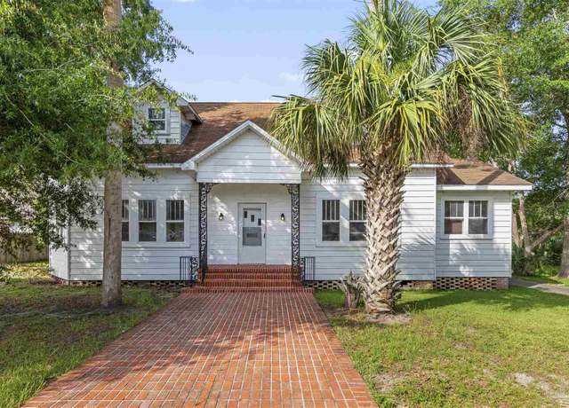 Property at 5108 Escambia St, Milton, FL 32570, 4 beds, 2 baths