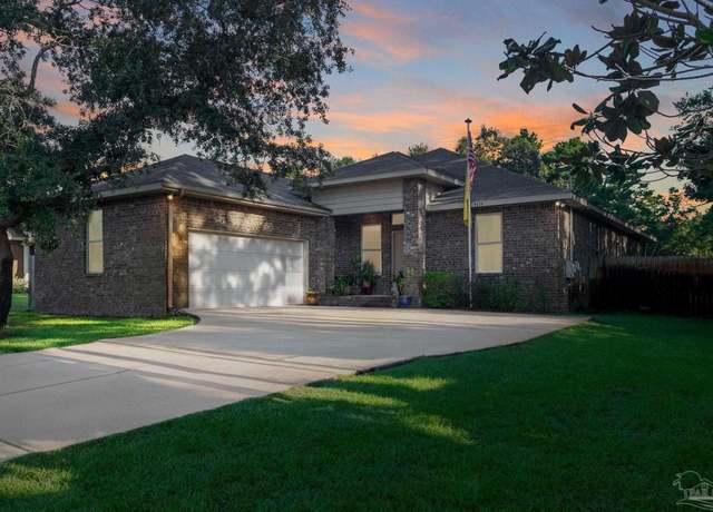 Property at 8674 Rio Vista Dr, Navarre, FL 32566, 4 beds, 2 baths