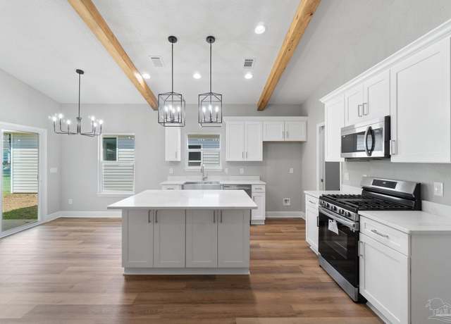 Property at 9525 Link Cir, Pensacola, FL 32514, 3 beds, 2 baths