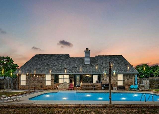 Property at 6048 Breckenridge Dr, Milton, FL 32570, 4 beds, 3 baths