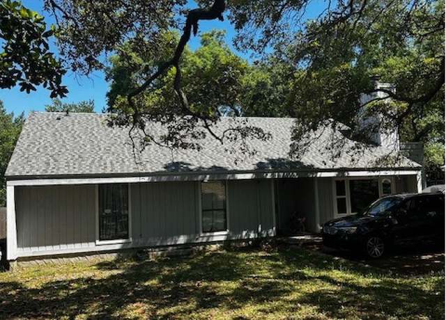 Property at 414 Shoreline Dr, Gulf Breeze, FL 32561, 3 beds, 2 baths