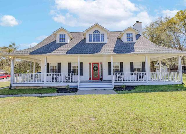 Property at 11699 Wakefield Dr, Pensacola, FL 32514, 4 beds, 2.5 baths