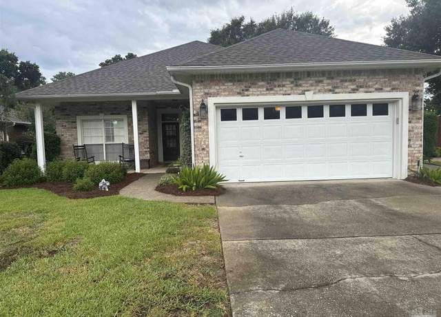 Property at 5924 Hermitage Dr, Pensacola, FL 32504, 3 beds, 2 baths