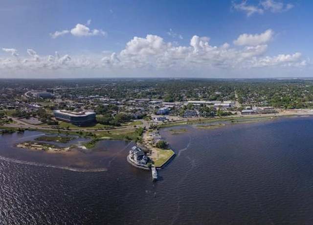 Property at 4 Wharf Ave, Pensacola, FL 32502