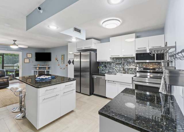 Property at 201 Pensacola Beach Rd Unit D6, Gulf Breeze, FL 32561, 2 beds, 2.5 baths