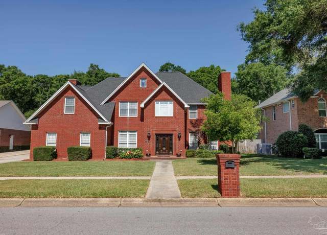 Property at 2209 Inverness Dr, Pensacola, FL 32503, 5 beds, 4 baths