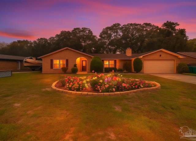 Property at 115 Bear Dr, Gulf Breeze, FL 32561, 4 beds, 2 baths