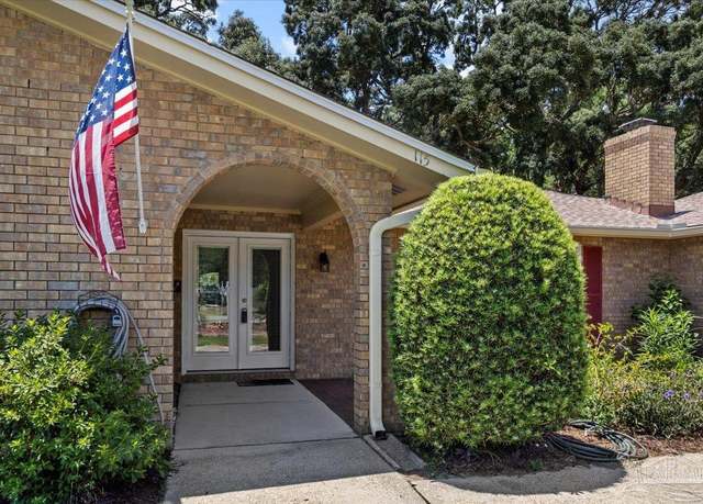 Property at 115 Bear Dr, Gulf Breeze, FL 32561, 4 beds, 2 baths