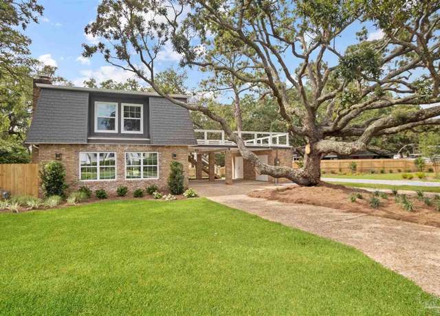 Property at 4560 Sabine Dr, Gulf Breeze, FL 32563, 3 beds, 2.5 baths