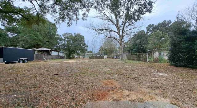 Photo of 907 Crystal Springs Ave, Pensacola, FL 32505