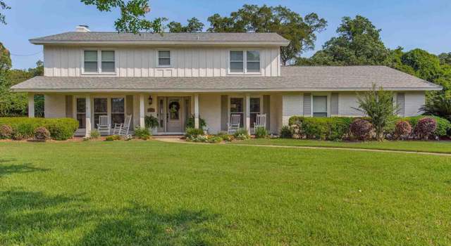 Photo of 635 Bonilace Cir, Gulf Breeze, FL 32561